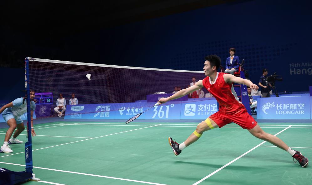 并立刻做出 并立刻做出